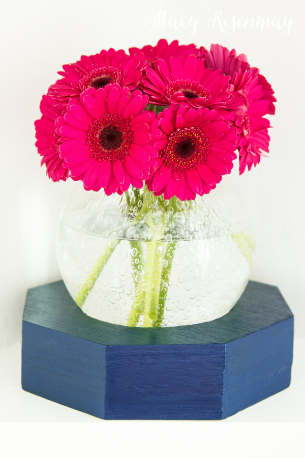 geometric-vase-with-gerber-daisies
